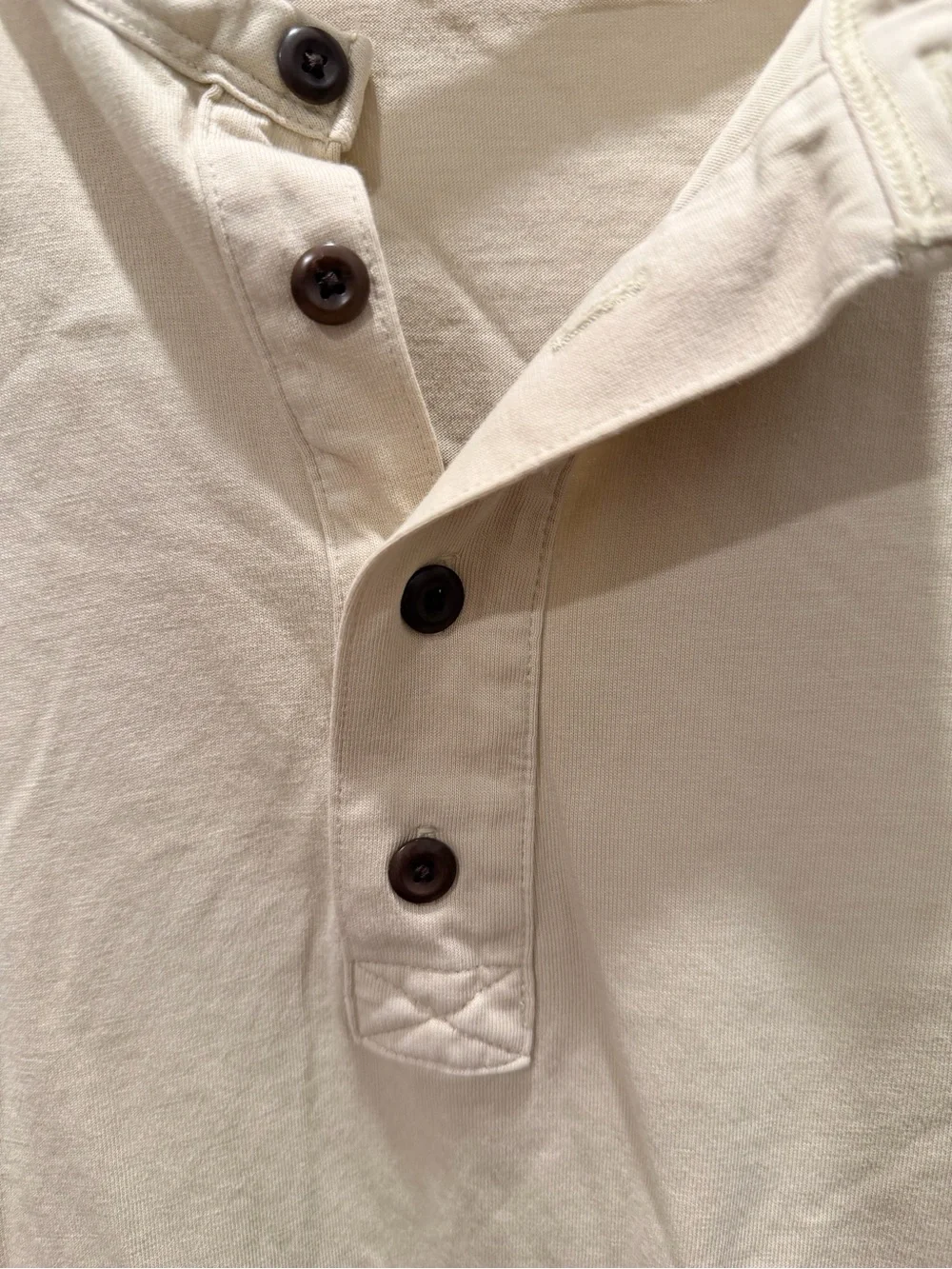 Banana Republic Men’s Beige Short-Sleeve Henley